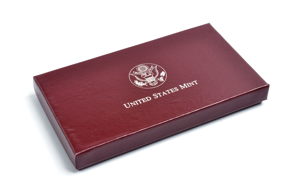 США 1 доллар 1995 Р, XXVI Олимпийские игры в Атланте, легкая атлетика, коробка KM 264 серебро  PROOF  00-00