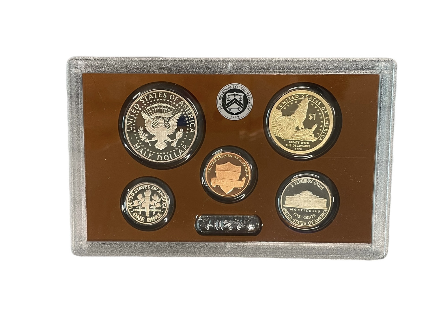 США полный годовой набор из 14 монет (1, 5, 10 (дайм) и 25 (квотер) центов; 1/2 (50 центов) и 1 доллар) 2013 в оригинальной упаковке с сертификатами KM 468, 381, 195a, A202b, 542, 543, 544, 545, 546, 547, 548, 549, 550 и 551 PROOF 1-5-3-24