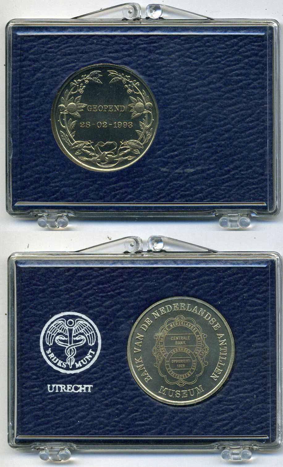 НИДЕРЛАНДСКИЕ АНТИЛЛЫ МЕДАЛЬ 1993 В ПАМЯТЬ ОТКРЫТИЯ 28 ФЕВРАЛЯ 1993 ГОДА МУЗЕЯ МОНЕТ, ДИАМЕТР 30 ММ., В ОРИГИНАЛЬНОЙ КОРОБКЕ медно-никель UNC 00-00
