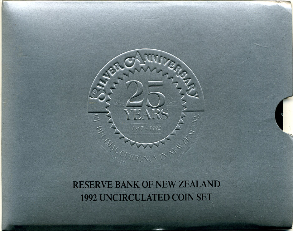 Новая Зеландия официальный набор из 7 монет 1992 25 лет десятичной системе, в оригинальном картонном буклете UNC 1-4-1-20