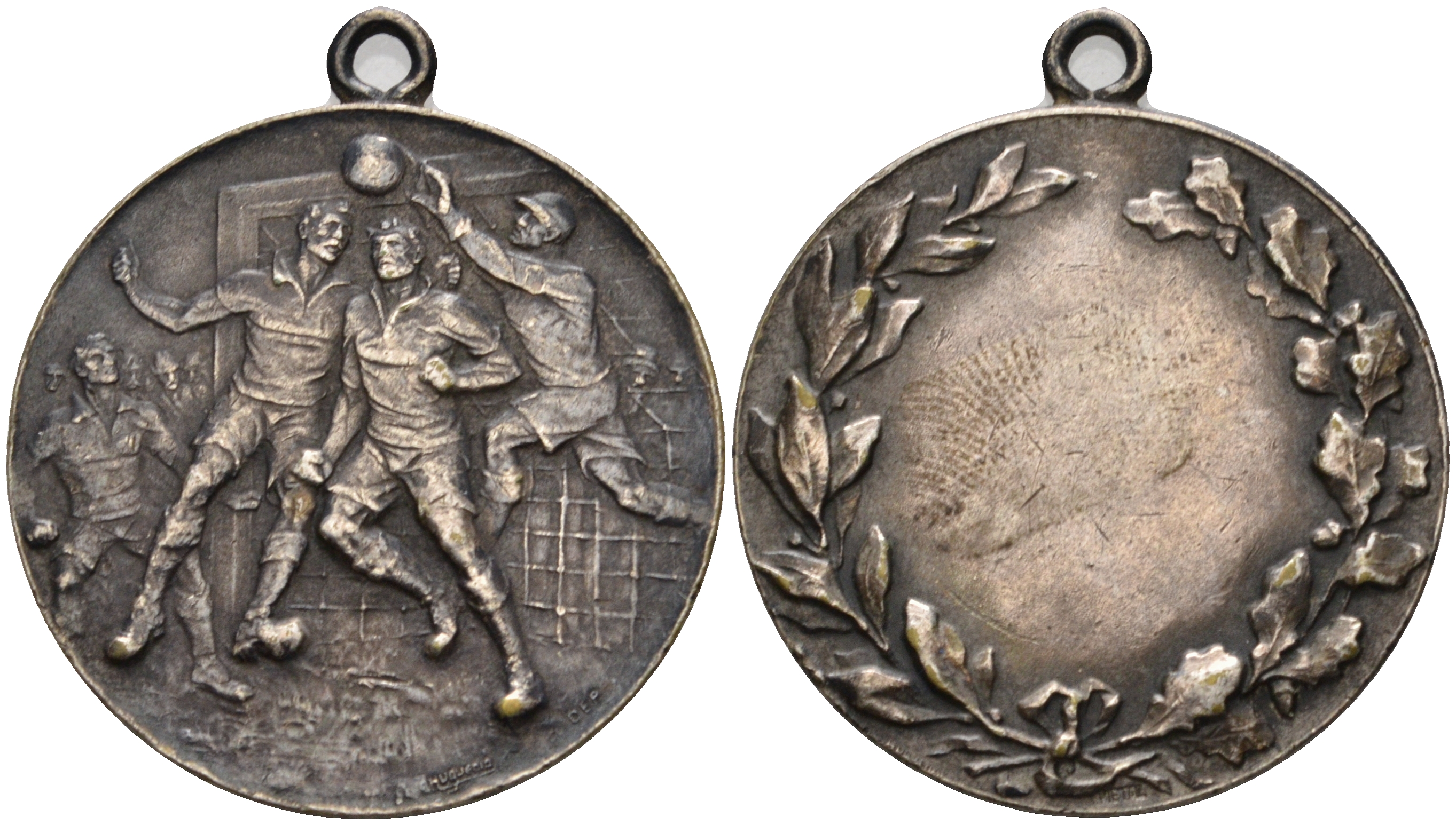 Германия медаль ND футбол, атака на ворота, с ушком для ношения. диаметр 30 мм. вес 10,9 гр. 1095-9-42