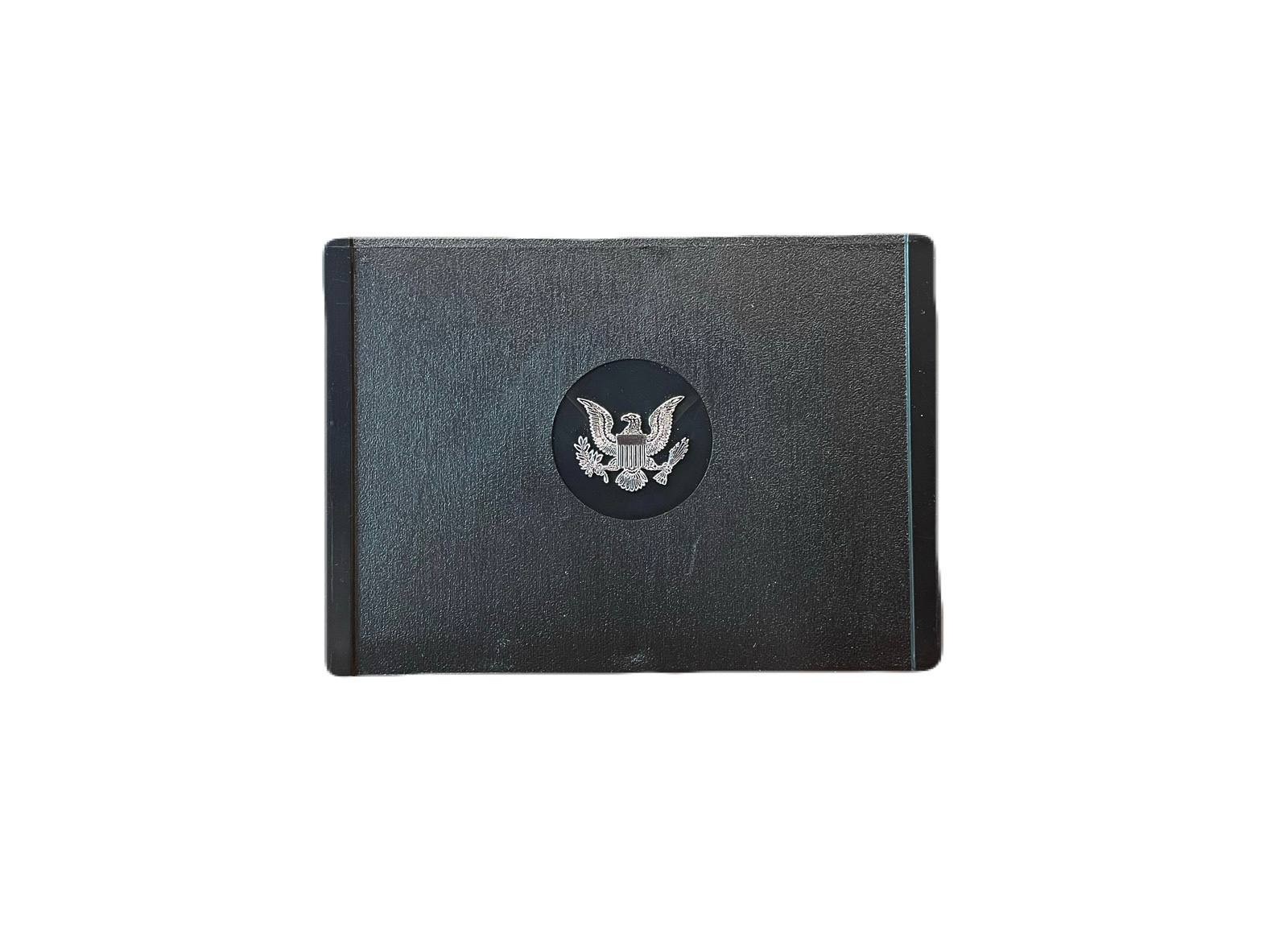 США годовой набор из 6 монет (1, 5, 10, 25 и 50 центов; 1 доллар) 1981 в оригинальной упаковке KM PS146 (164a, A192, 195a, 201, 202b и 207) PROOF 8-2-06-75