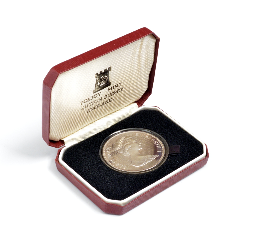 Остров Мэн 1 крона 1977 серебряный юбилей правления королевы Елизаветы II, три короны, в оригинальной коробке KM 41а серебро PROOF 7-4-1-43