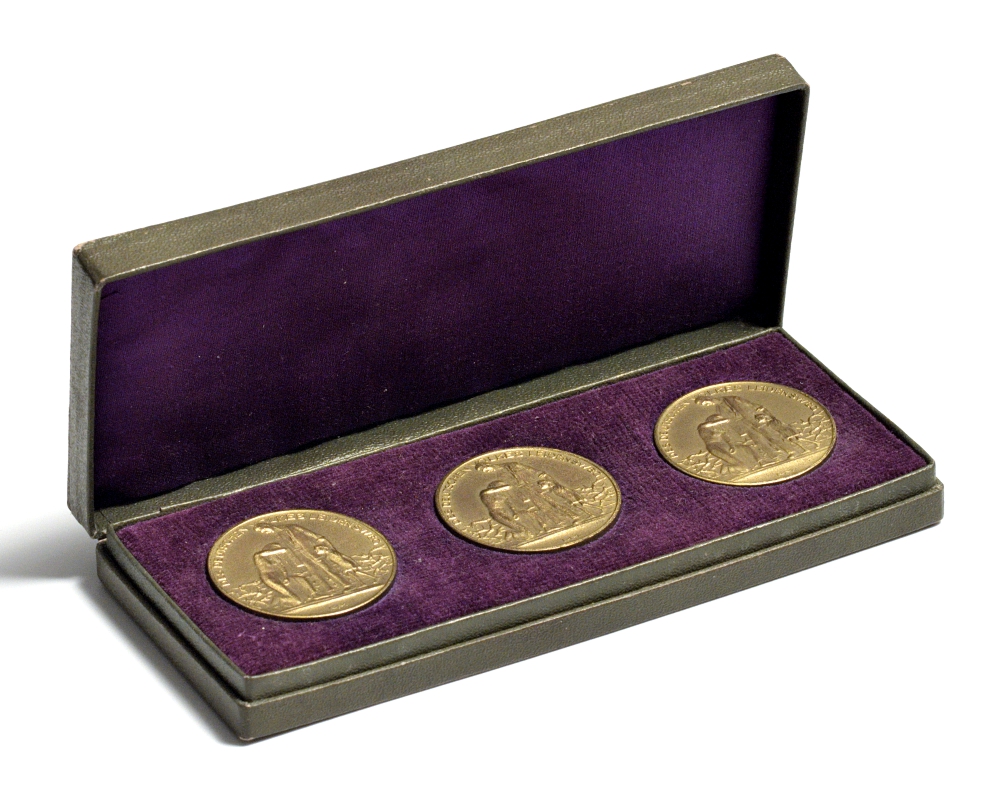 Германия набор из 3 медалей 1920-е гиперинфляция в Веймарской германии: 1) цены на 1 ноября 1923 года 2) цены на 15 ноября 1923 года 3) цены на 1 декабря 1923 года 3-4-3-22