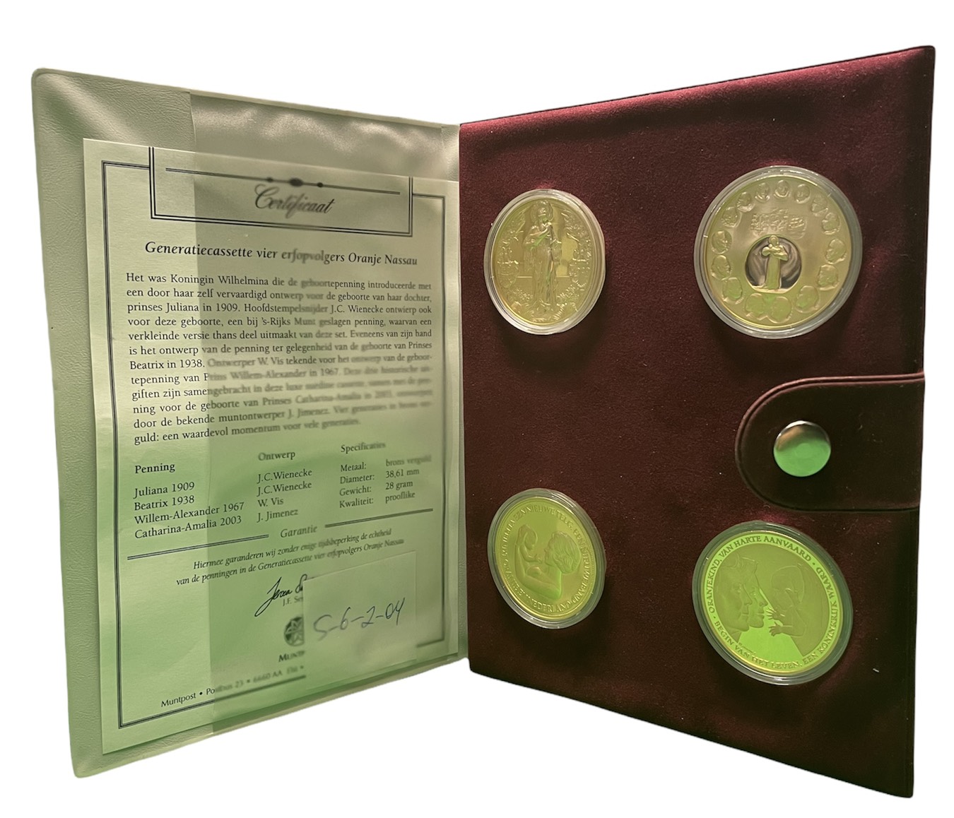 Нидерланды набор из 4 медалей в бархатной книге 2003 рождение принцессы Катарины-Амалии бронза PROOF 5-6-2-04