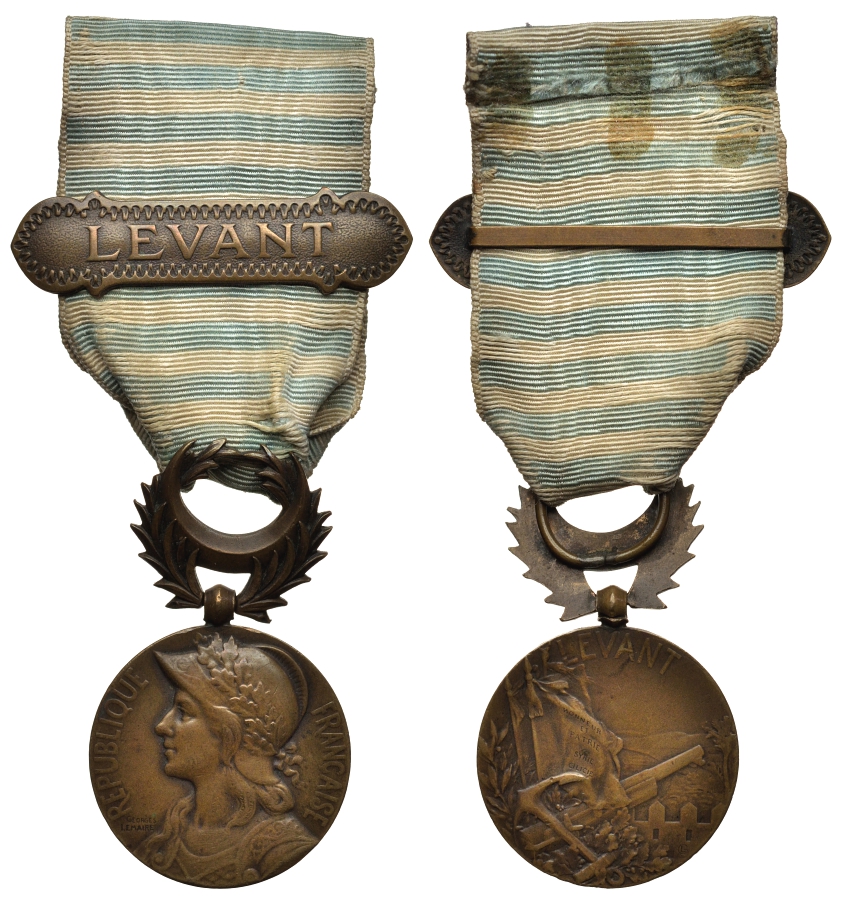 Франция медаль 1922 Левант, за операции в Сирии и Киликии, 11 ноября 1918 - 20 октября 1921 года, Парижский мондвор, диаметр 30 мм., с планкой  бронза    1076-1-12