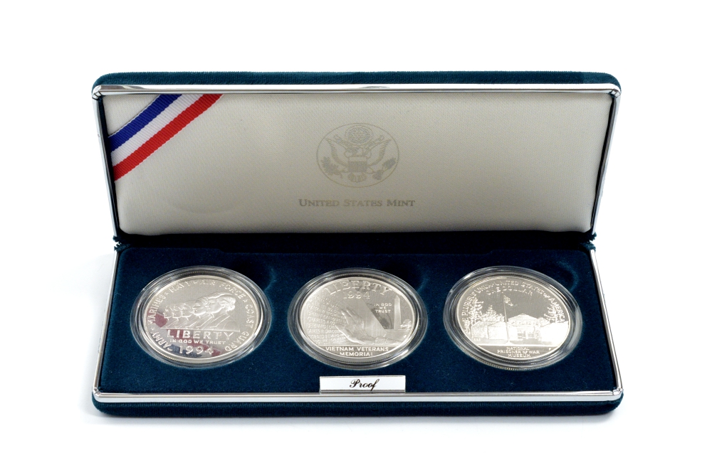 США набор из 3 монет 1 доллару 1994 ветераны, в оригинальной коробке KM 251, 250, 252 серебро	 PROOF 3-6-1-19