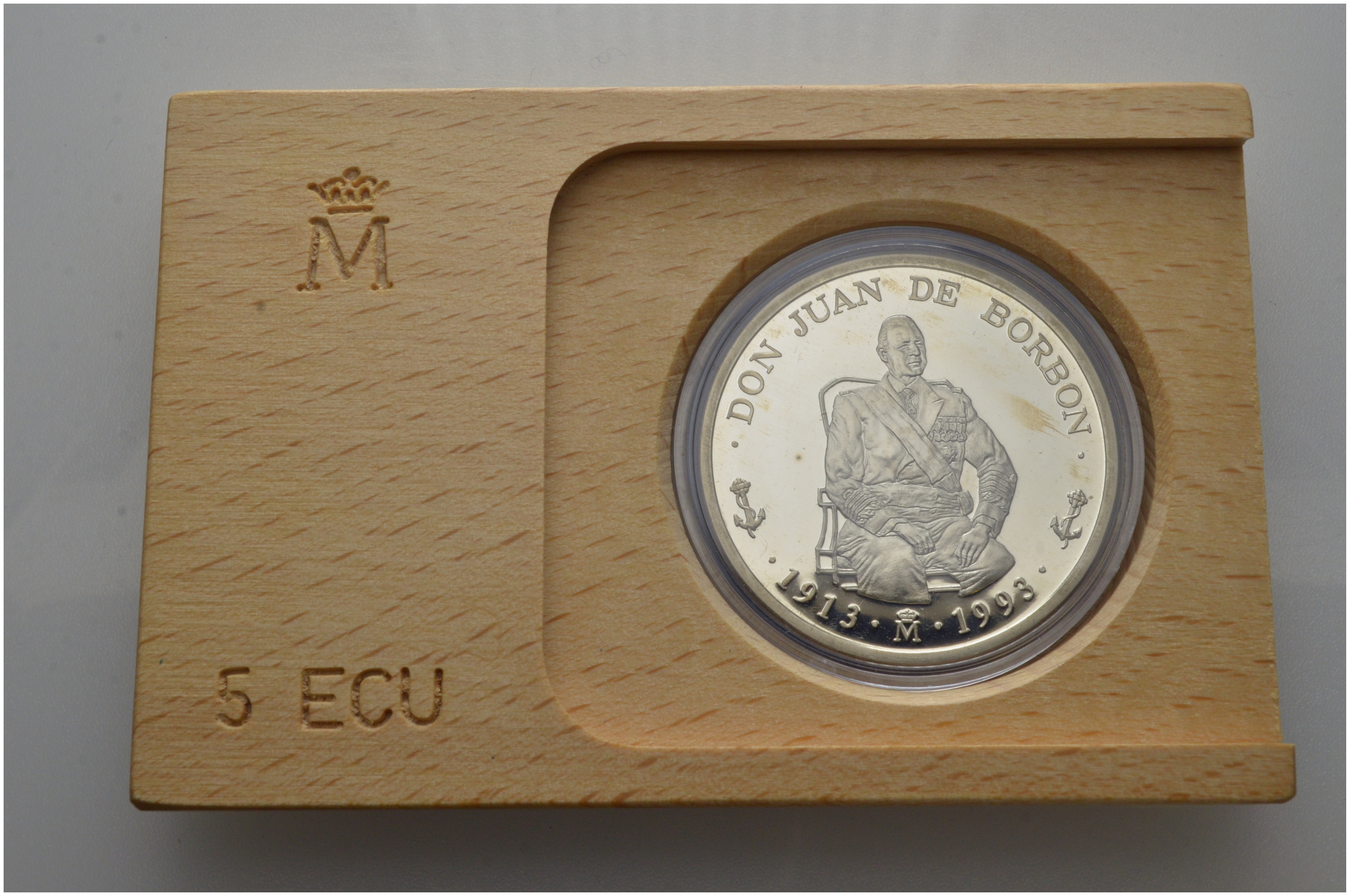 Испания 5 экю 1993 Хуан Карлос I (1913-1993), парусник, в оригинальной деревянной коробке, с сертификатом  серебро  PROOF  4-3-1-14