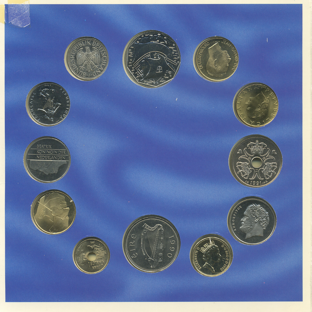 Европа набор из 12 доевровых монет разных стран 1990-1992 в оригинальном буклете UNC 7-4-67