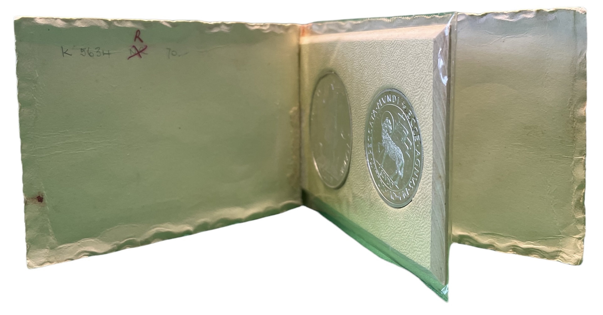 Орден Мальты набор из 2 монет (скуди и 2 скуди) 1965 магистр Моджана и жертвенный агнец, в оригинальном картонном буклете, проба 986, тираж 3000 экз., вес 12 гр. И 24 гр серебро PROOF 00-00