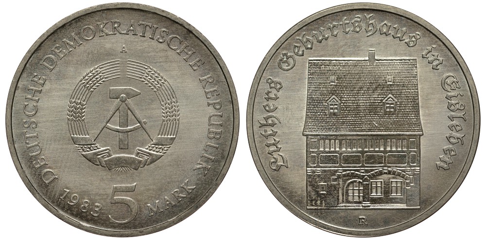 ГДР 5 марок 1983 А, Мартин Лютер, дом рождения в Айслебене KM 90, J. 1590 медно-никель UNC 413-3931