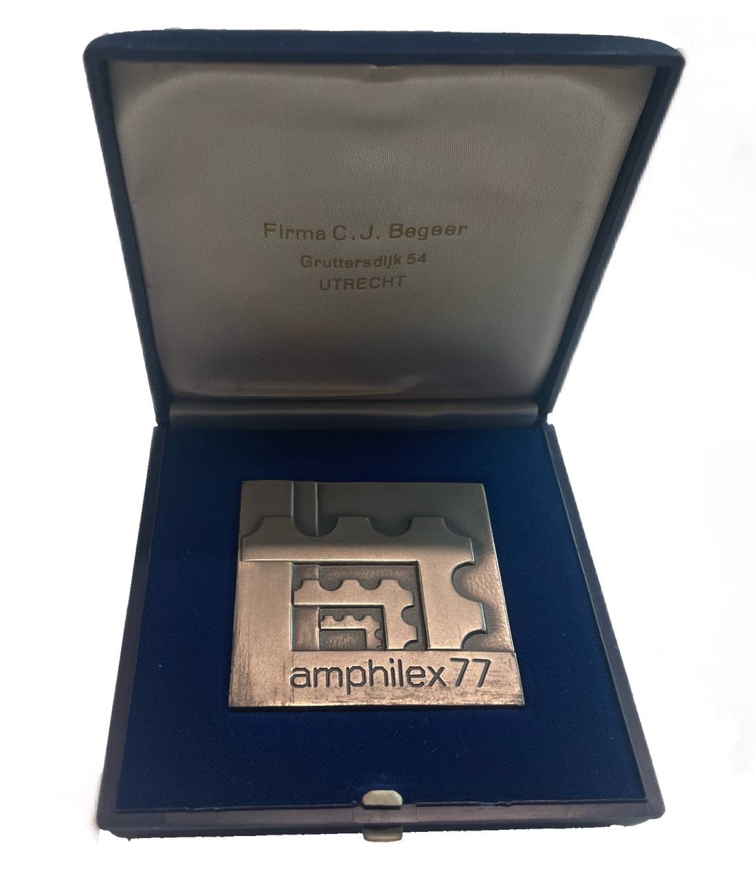 Нидерланды плакетка к филателистической выставке марок "Amphilex '77", Амстердам 1977 в футляре, размер 50x50 мм, вес 62,8 гр томпак 8-2-01-71