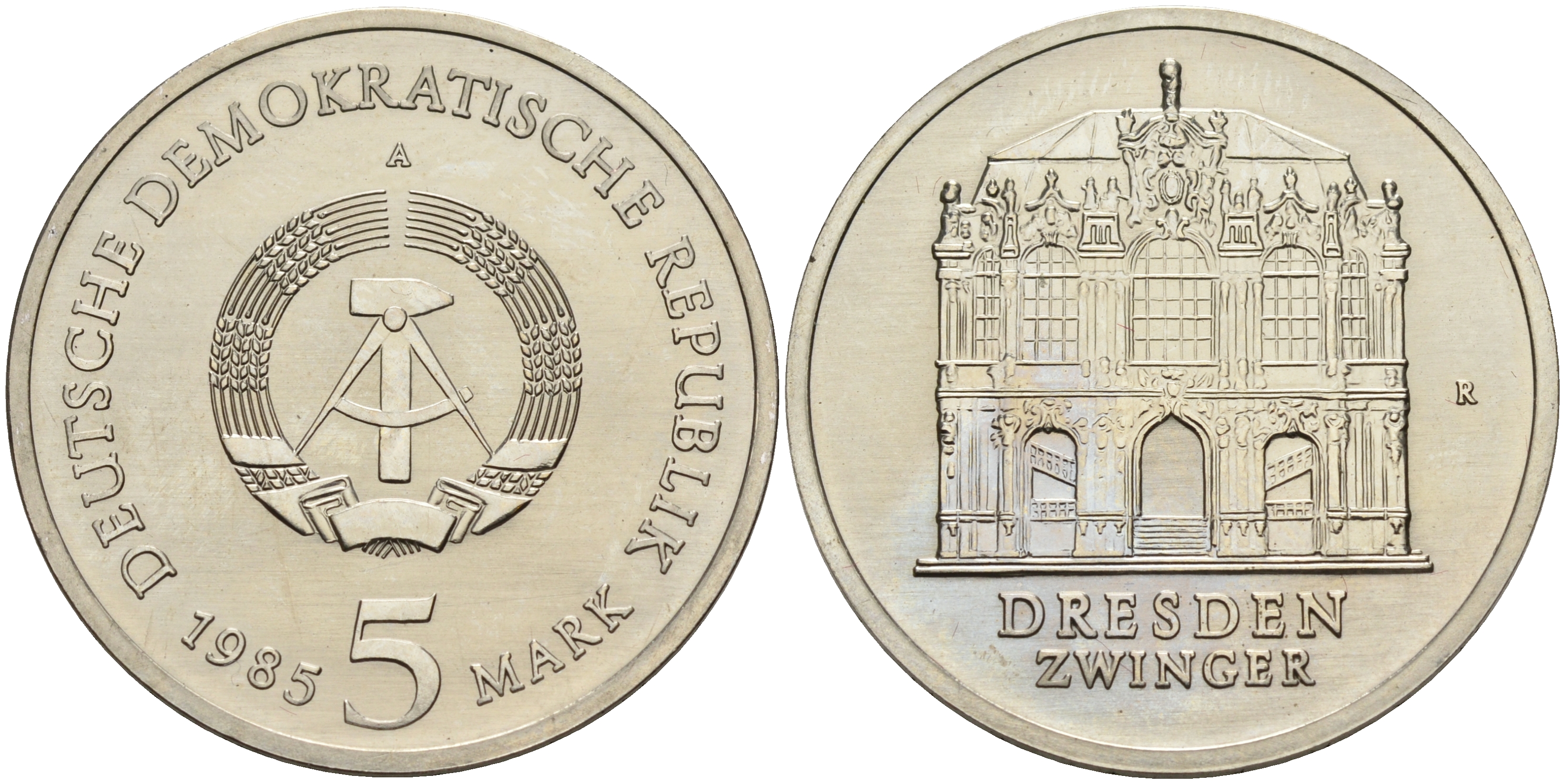 ГДР 5 марок 1985 А, Дрезден, разрушенная Фрауенкирхе KM 102 медно-никель UNC 11-230-32