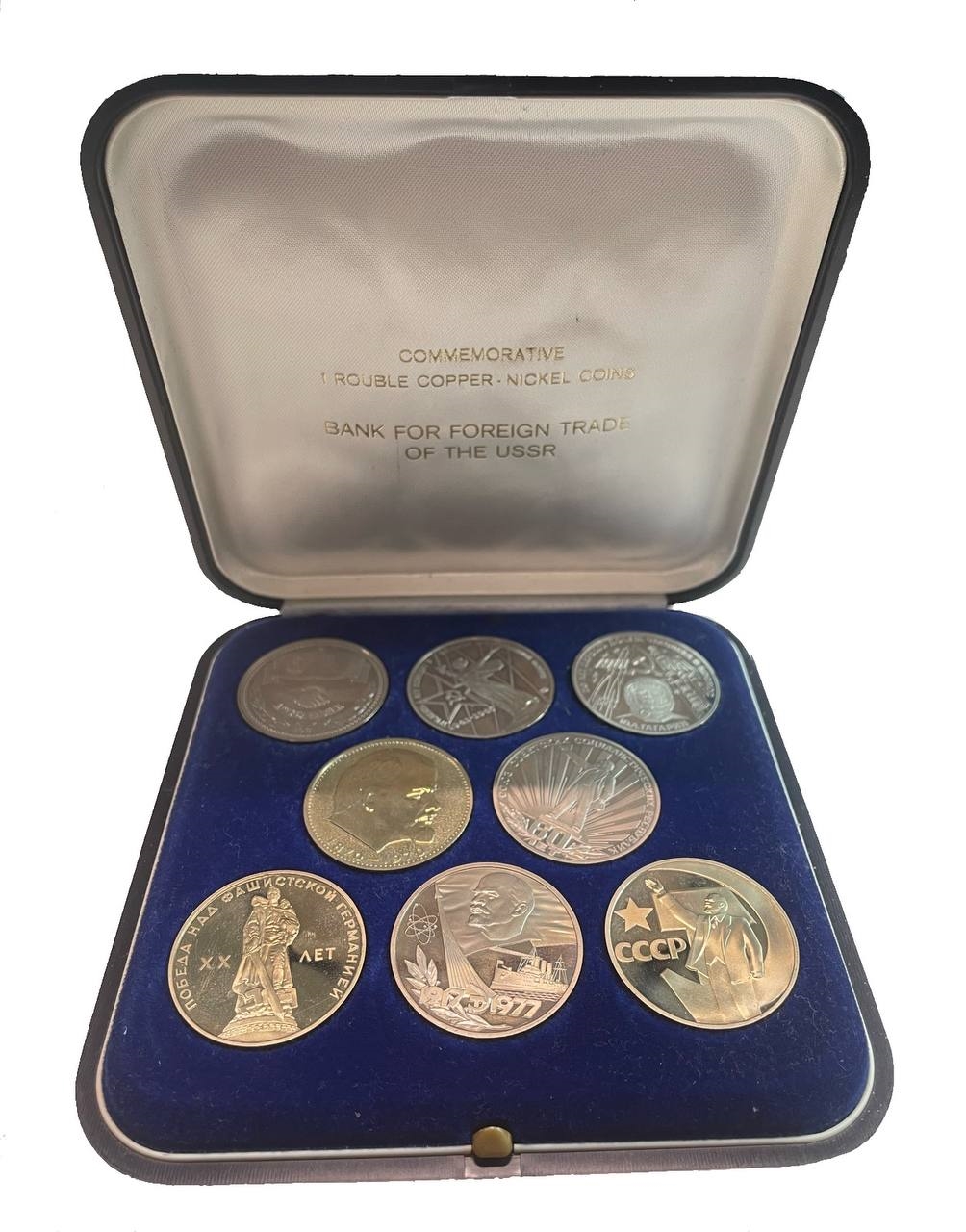 СССР оригинальный набор из 8 монет (1 рубль, все СТАРОДЕЛЫ) в качестве PROOF 1965, 1967, 1970, 1975, 1977, 1981 и 1982 в оригинальной упаковке Y 135, 140, 141, 142, 143, 188, 189 и 190 8-1-03-05