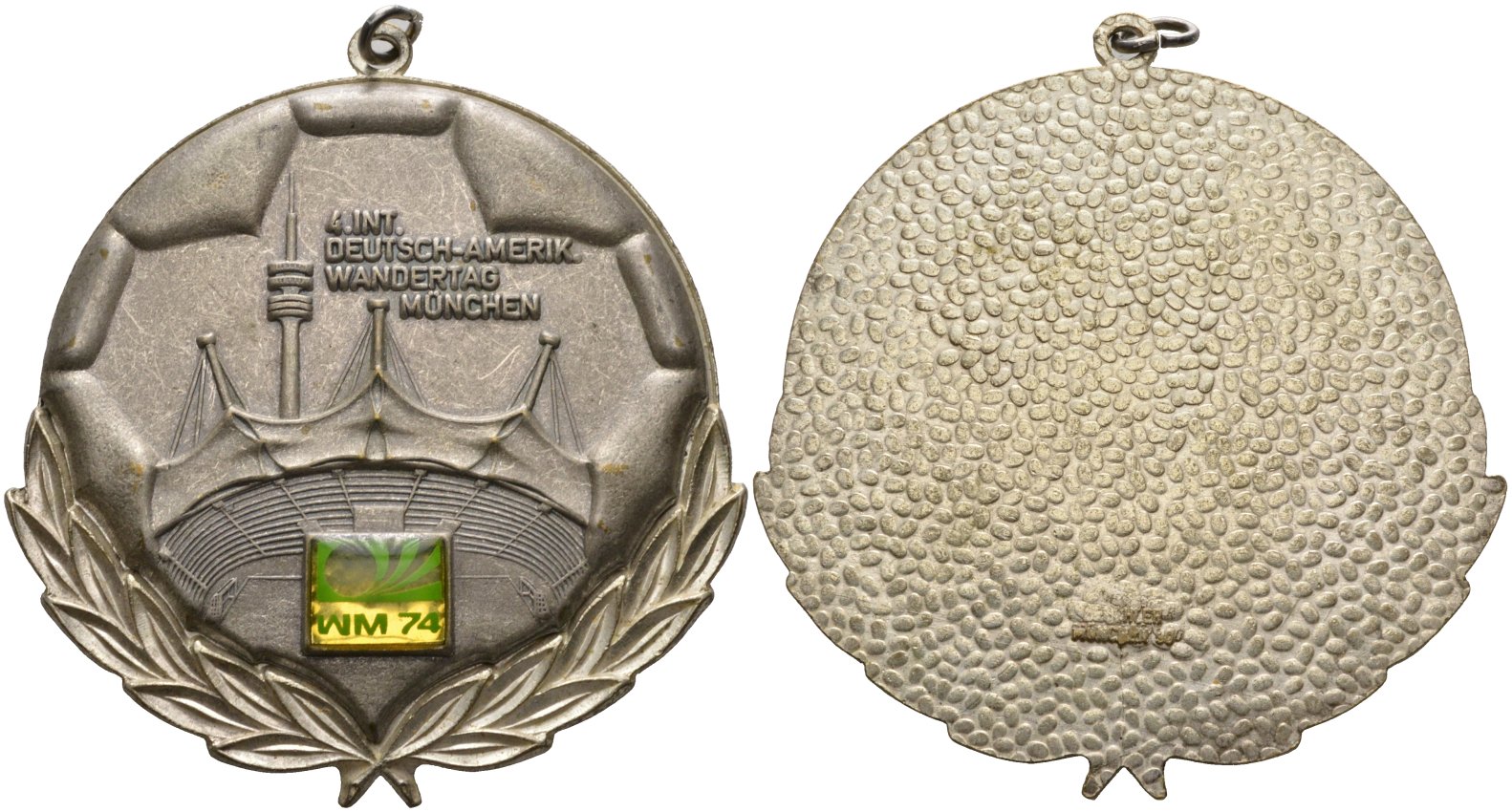 Бавария спортивная медаль 1974 чемпионат мира по футболу в Мюнхене, с кольцом для ношения белый металл 1090-4-21