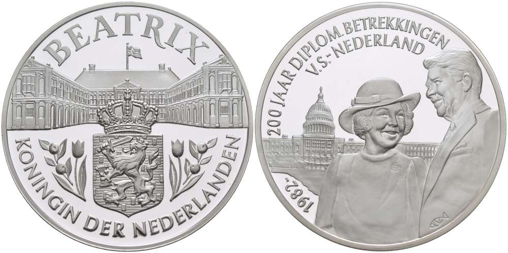 Нидерланды медаль ND Королева Беатрикс, 200 лет международным отношениям между Нидерландами и США, Беатрикс и президент Рональд Рейган 1982 год, диаметр 38,5 мм., вес 22,12 гр.  серебро  PROOF  11-154-24
