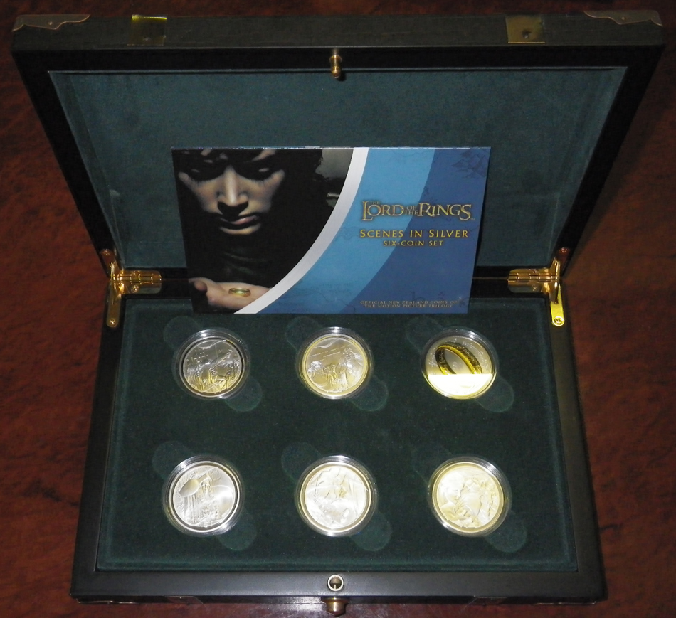 Новая Зеландия набор из 6 монет по 1 доллару 2003 серия властелин колец, монета с великим кольцом, коробка, сертификат КМ 141a, КМ 247, КМ 248, КМ 249, КМ 250, КМ 251, КМ 253 серебро UNC 14-01-04-04