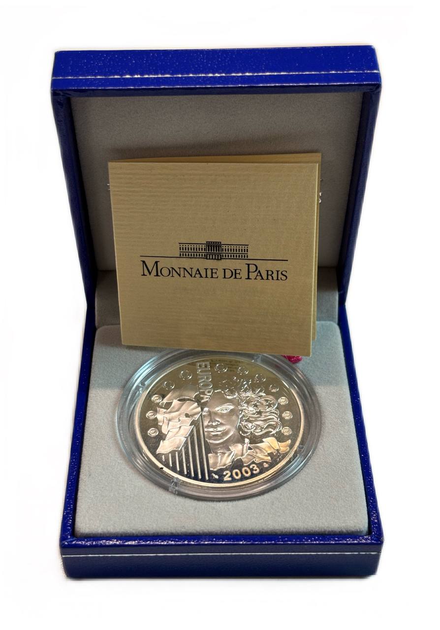 Франция 1 1/2 евро 2003 первая годовщина введения евро, в оригинальной коробке, сертификат KM 1338 серебро  PROOF  1-6-4-40