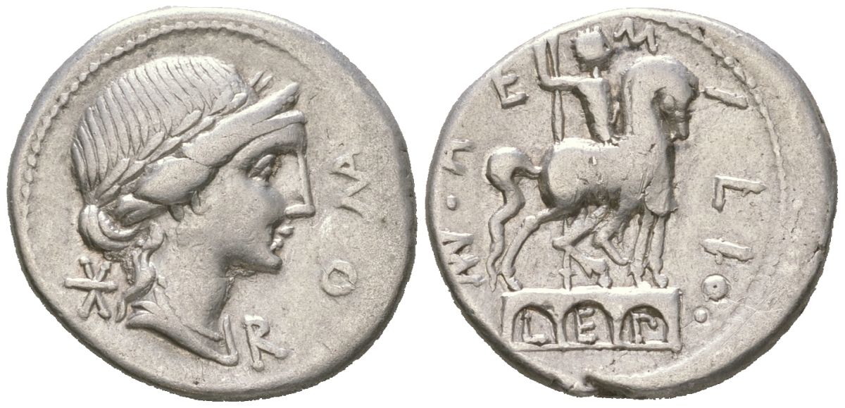 Римская Республика денарий 114-113 гг до н.э. монетарий Эмилий Лепид, ROMA, голова Ромы в диадеме/MN AEMILIO LEP, конная статуя на трехарочном постаменте, Рим, 3,85 гр Crawford 291/1 серебро 00-815-81