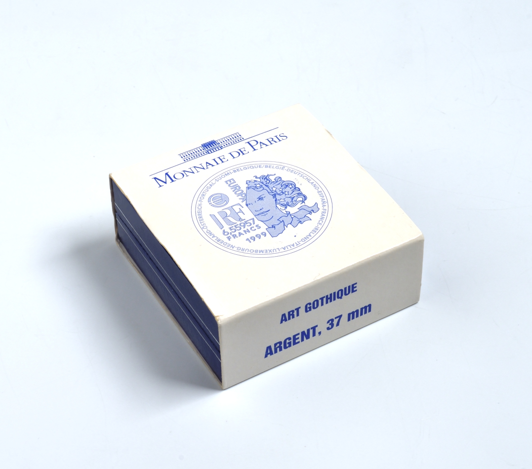 Франция 1 евро = 6,55957 франков 2000 готический стиль в архитектуре (XII-XVI веков) в оригинальной коробке, с сертификатом KM 1246 серебро PROOF 4-3-3-11