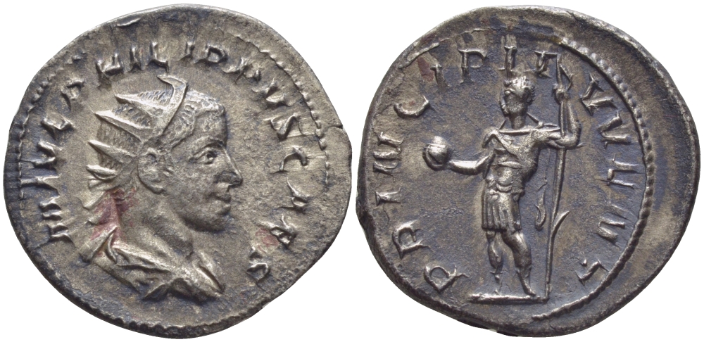 Римская Империя антониниан 244 - 247 Филипп II в ранге цезаря PRINCIPI IVVENT, цезарь в военном доспехе с копьем и сферой, Рим, Good Very fine RIC 218d серебро 00-00