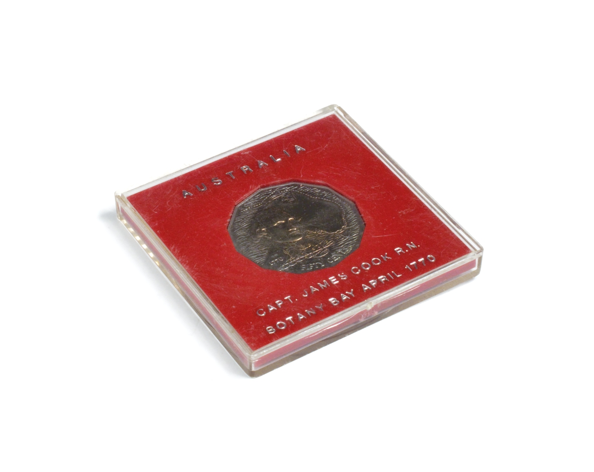 Австралия 50 центов 1970 200 лет путешествию Джеймса Кука, в оригинальной пластиковой коробке KM 69 медно-никель UNC 4-3-5-16