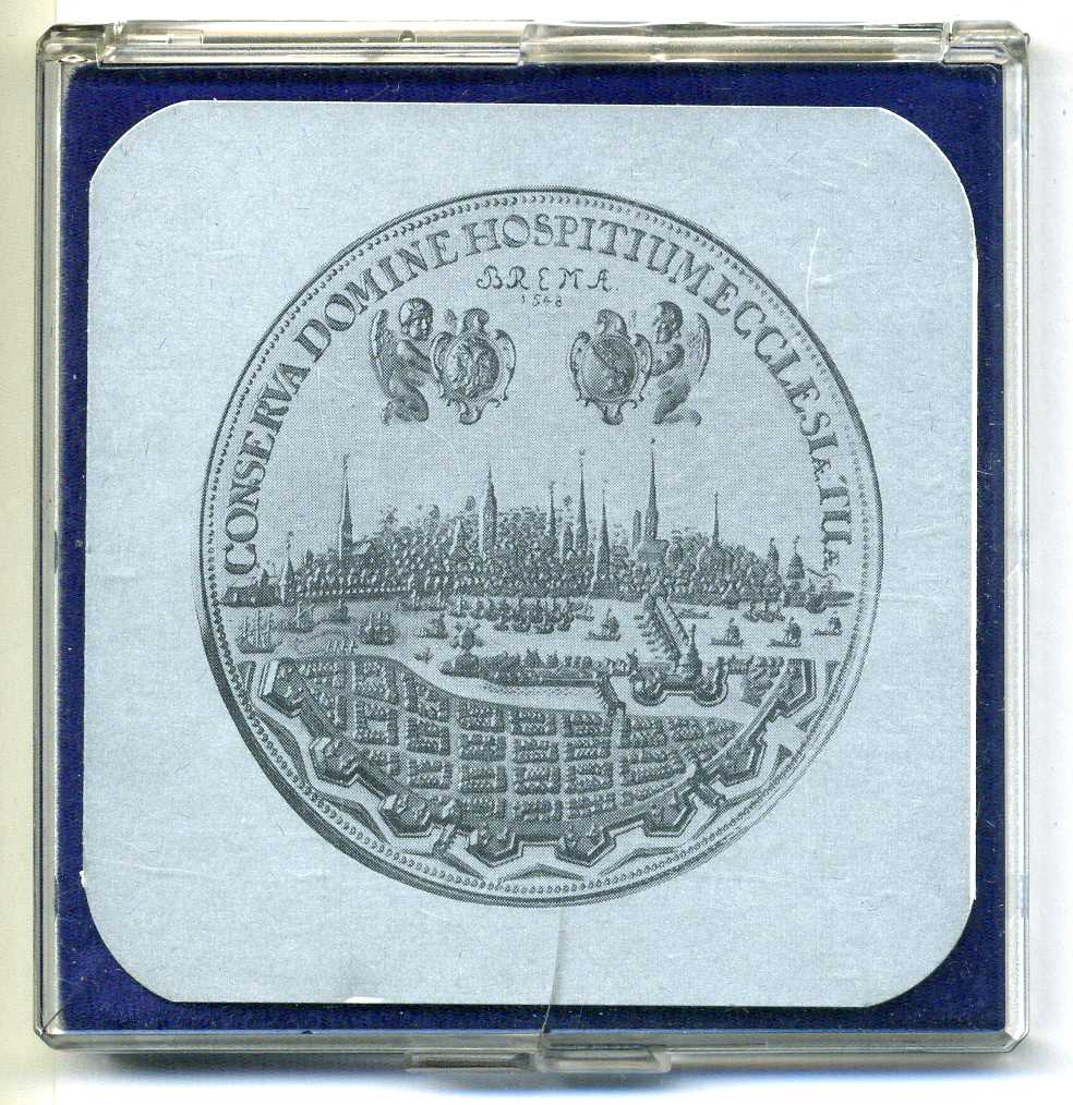 Германия медаль 1979 реплика, Бремен шаугульден 1648 года, курфюрст Карл Теодор, проба 835, вес 14,3 гр., диаметр 36 мм., в оригинальной коробке, с сертификатом, эмитент BFG ( банк общей экономики) серебро PROOF 3-4-3-32