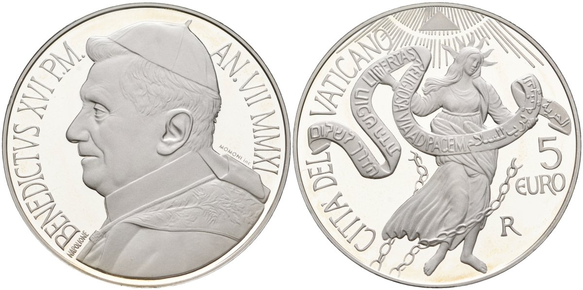 Ватикан 5 евро 2011 Бенедикт XVI, 44-ый всемирный День Мира, религиозная свобода - путь к миру, в оригинальной коробке, с сертификатом KM 427 серебро  PROOF  7-1-50