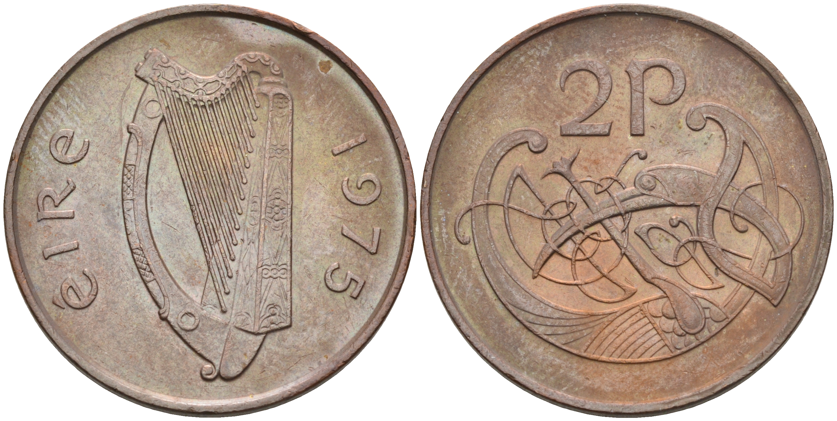 ИРЛАНДИЯ 2 ПЕНСА 1975 ВИНЬЕТКА В ВИДЕ СТИЛИЗОВАННОЙ ПТИЦЫ ИЗ ВТОРОЙ БИБЛИИ КАРЛА II ЛЫСОГО KM 21 бронза 4592-242