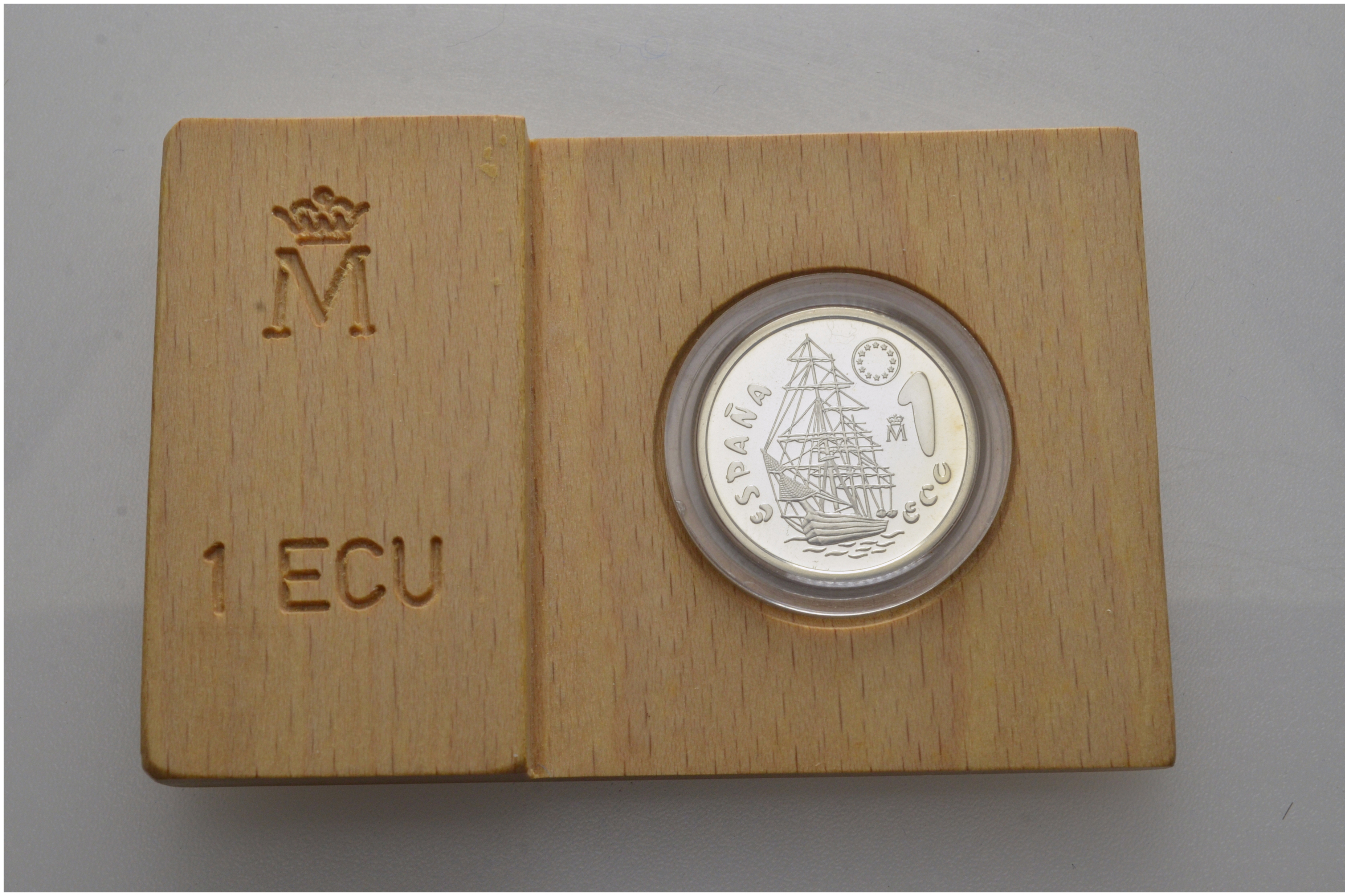 Испания 1 экю 1996 парусник Timon, в оригинальной деревянной коробке, с сертификатом  серебро  PROOF  4-3-1-10