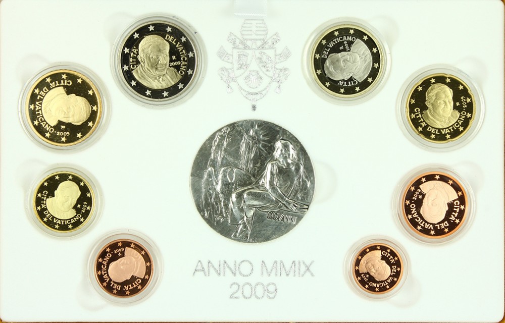 Ватикан евронабор из 8 монет + серебряная медаль 2007 Бенедикт XVI, в оригинальной коробке, с сертификатом KM PS 22 биметалл PROOF 7-1-1-15