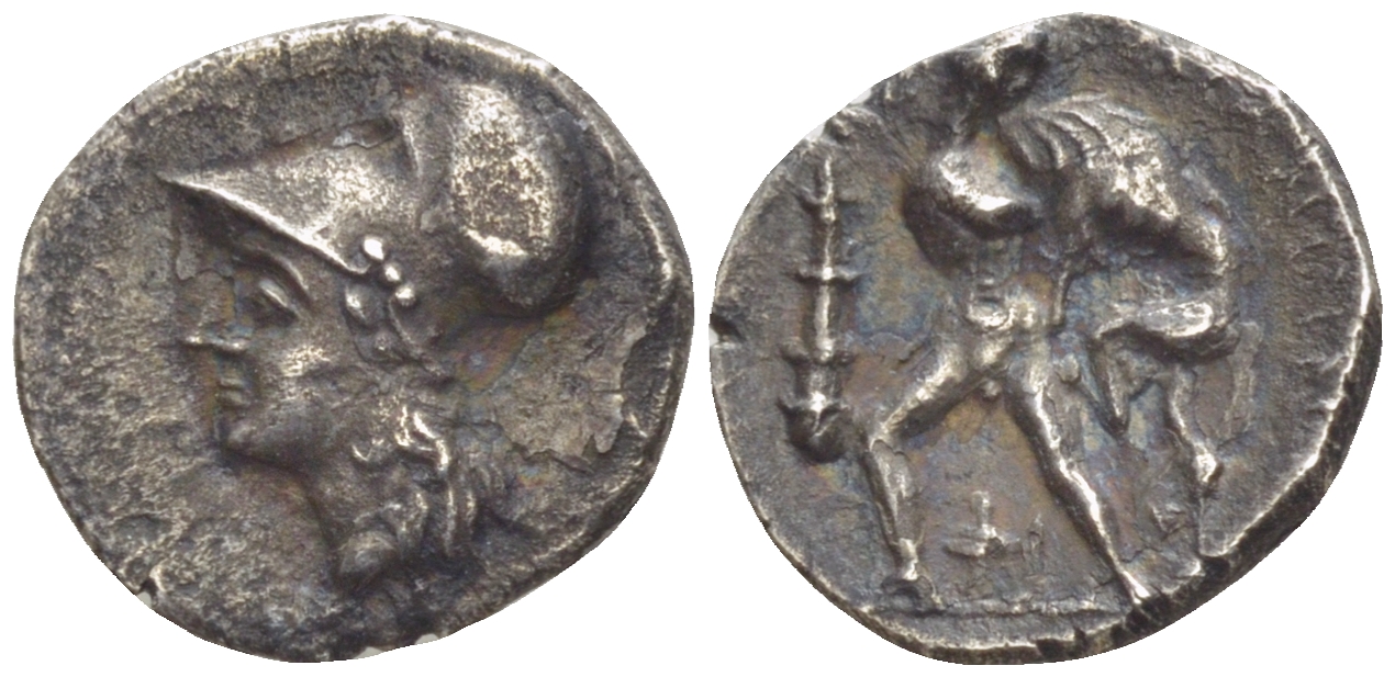 Калабрия, Тарент диобол 280-228 гг. до н.э. Голова Афины в коринфском шлеме / Геракл, борющейся с Немейским львом, рядом палица, 0,92 гр HN III 1064. Vlasto 1423 ff серебро    10-017-16