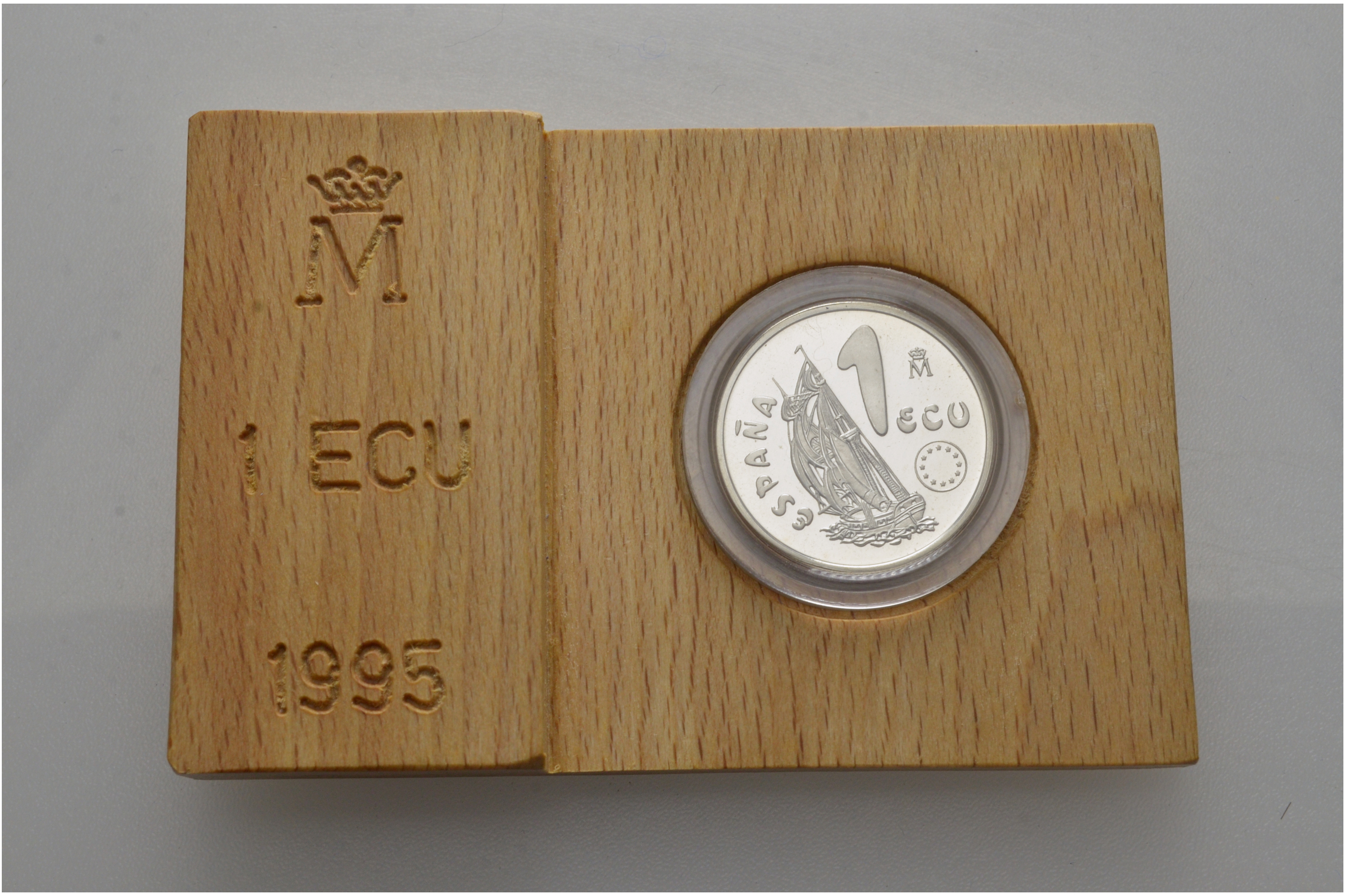 Испания 1 экю 1995 Марина-Эспаньола, в оригинальной деревянной коробке, с сертификатом  серебро  PROOF  4-3-1-09