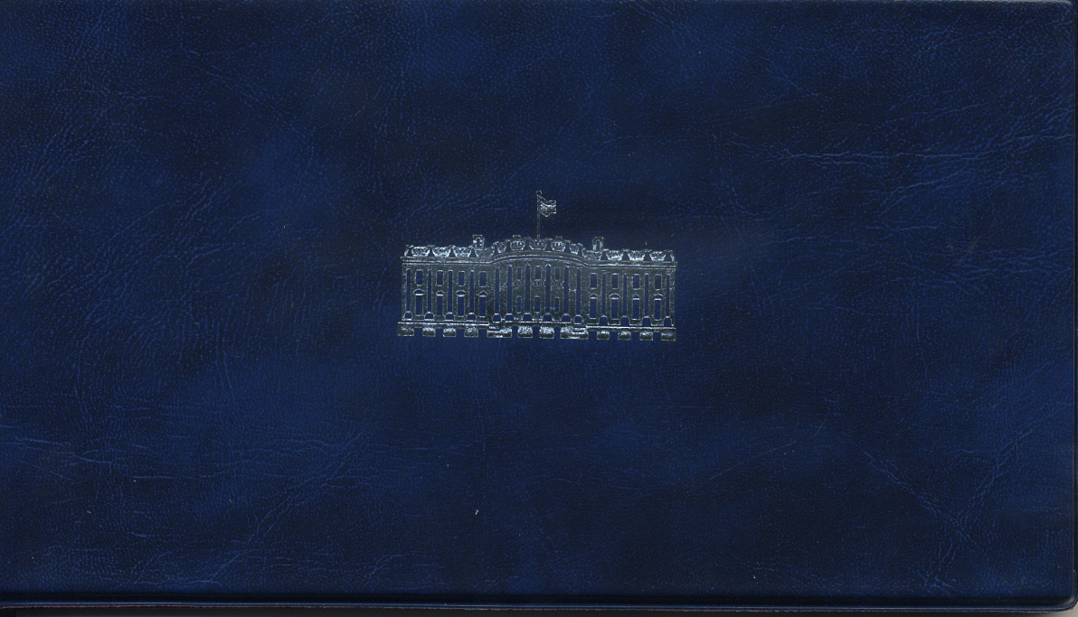 США 2 конверта 1993 день инаугурации президент Билл Клинтон и вице-президент Альберт Гор, в конверте первого дня гашения, каждый с двумя марками, в оригинальном буклете 7-4-52