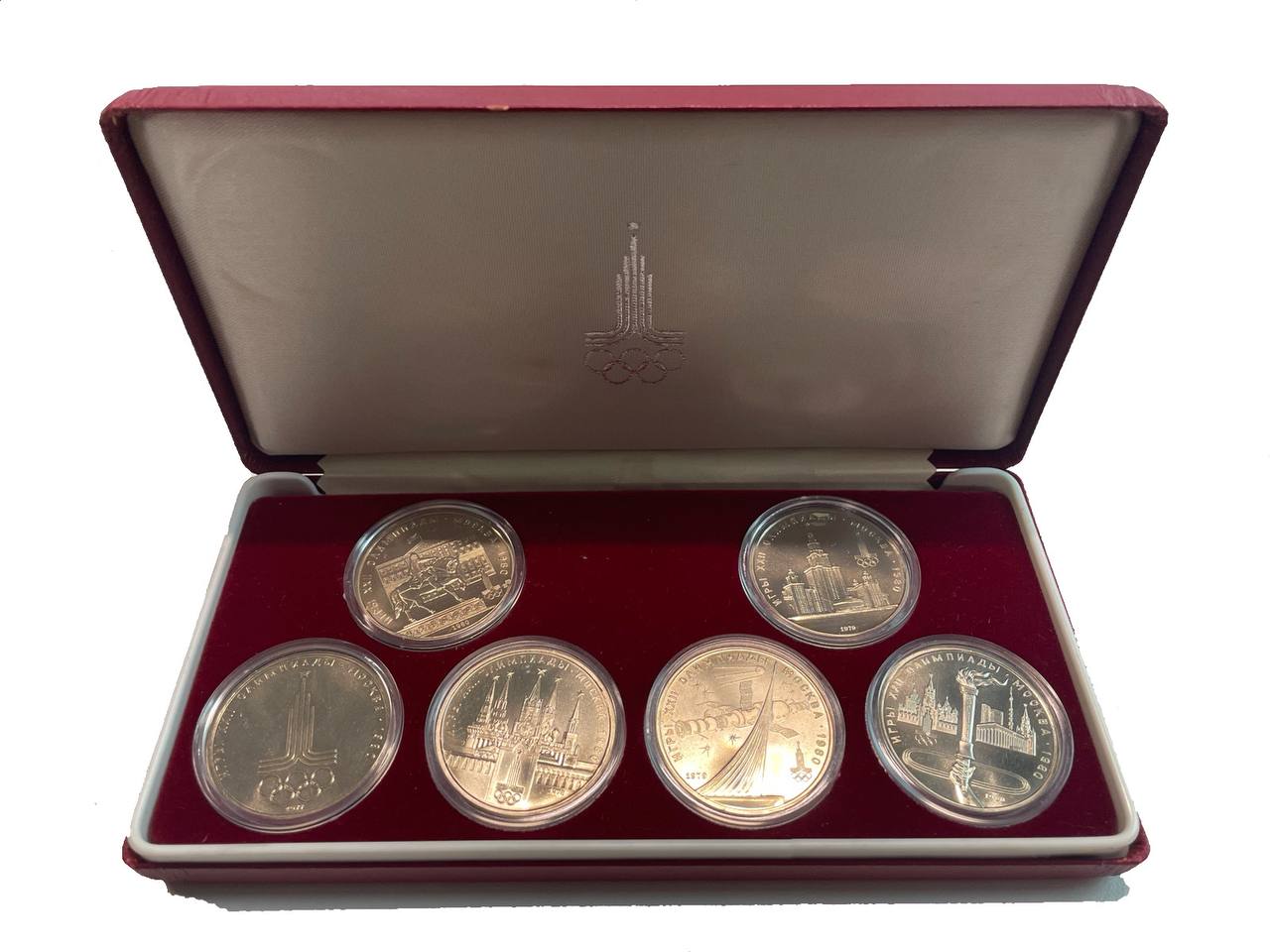 СССР набор из 6 монет (1 рубль) 1977-1980 Олимпиада 80, полный комплект (эмблема, Кремль, спутник, МГУ, факел, Долгорукий), в оригинальной коробке с сертификатом KM 144, 153.1, 164, 165, 177, 178 медь никель цинк BU 6-5-3-07