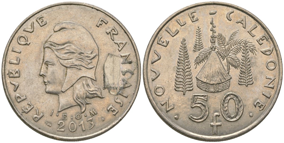 Французская Новая Каледония 50 франков 2013 хижина среди сосен и пальм, (IEOM) KM 13a, Schoen 15a, Lec 128i медно-никель 115-1232