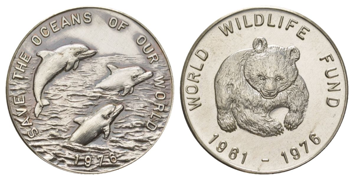 Нидерланды медаль "Всемирный фонд дикой природы - 15 лет, 1961-1976" 1976 Спасем океаны нашего мира, вес 20,6 гр, диаметр 33 мм, в футляре серебро UNC 4-3-2-29