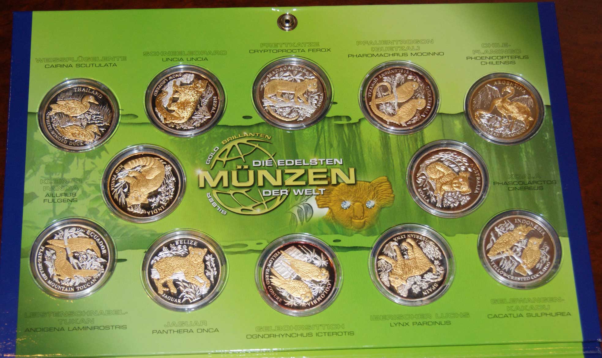 Либерия набор из 12 монет по 10 долларов 2005 редкая фауна мира, позолота, брильянты серебро PROOF 00-00-00