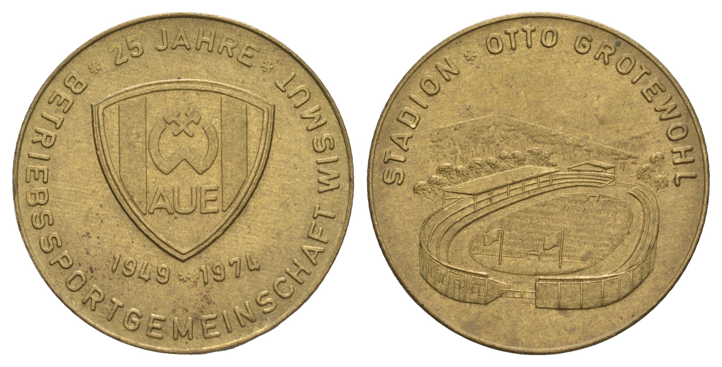 ГДР медаль в честь 25-летия клуба Эрцгебирге, Стадион Отто Гротеволя 1974 диаметр 31 мм, вес 16,6 гр латунь 4653-934