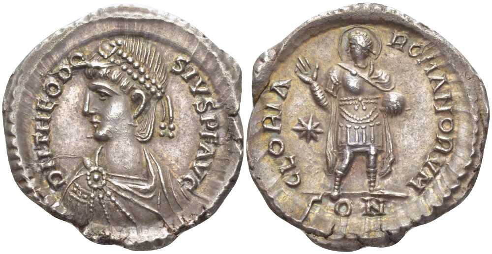 Римская Империя милиаренсий ('легкий милиарисий') 402 - 423 Феодосий II, D N THEODOSIVS P F AVG драпированный бюст императора в диадеме , обращенный влево / GLORIA ROMANORVM, император, стоящий анфас, в нимбе, правая рука воздета, в левой сфера 10-020-52