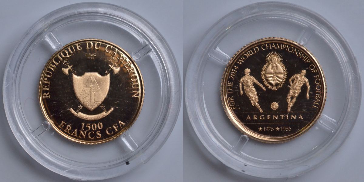 КАМЕРУН 1500 ФРАНКОВ 2014 ЧЕМПИОНАТ МИРА ПО ФУТБОЛУ - 2014, АРГЕНТИНА - ГОДЫ ЧЕМПИОНСТВА, ДВА ИГРОКА ПАСУЮЩИЕ МЯЧ KM NEW золото PROOF 00-000-00