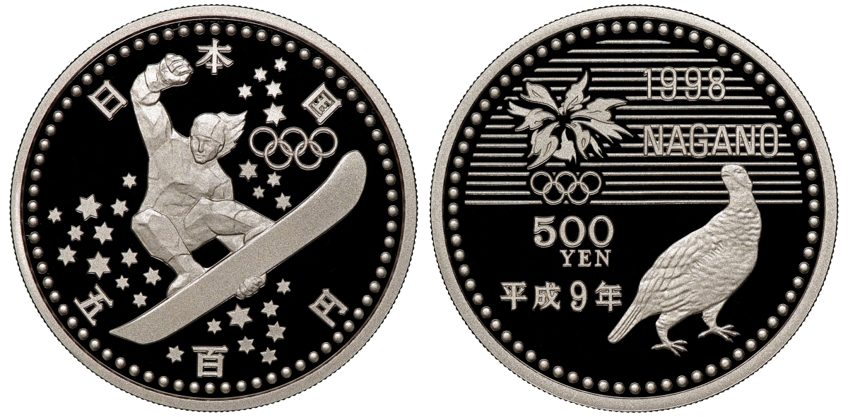 Япония набор из 2 монет 1997 500 йен сноубордист KM 114 и 5000 йен хоккеист KM 115, Олимпийские игры в Нагано 1998 года, в оригинальной коробке, с сертификатом KM PS16 медно-никель, серебро PROOF 4-3-2-14