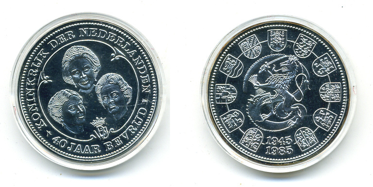 НИДЕРЛАНДЫ МЕДАЛЬ 1985 40 ЛЕТ ПРАВЛЕНИЯ, ТРИ КОРОЛЕВЫ (1945-1985), СЕРЕБРЕНИЕ, В ОРИГИНАЛЬНОМ БУКЛЕТЕ, С СЕРТИФИКАТОМ медно-никель UNC 5-2-36