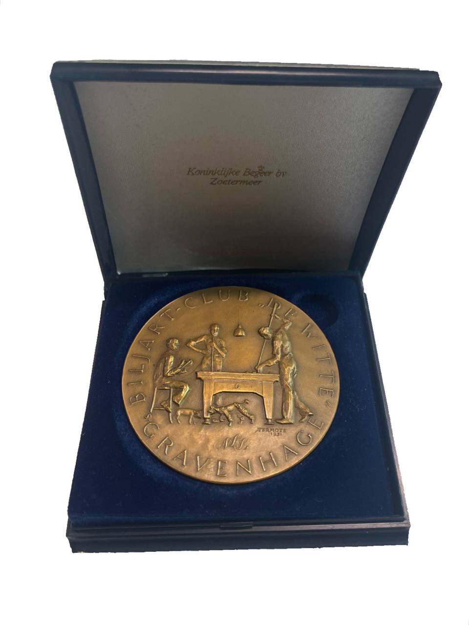 Нидерланды медаль "Бильярдного клуба в де Витте" 1991 членство в клубе с 1962 года, в футляре, диаметр 60 мм, вес 83,9 гр томпак 8-2-01-70