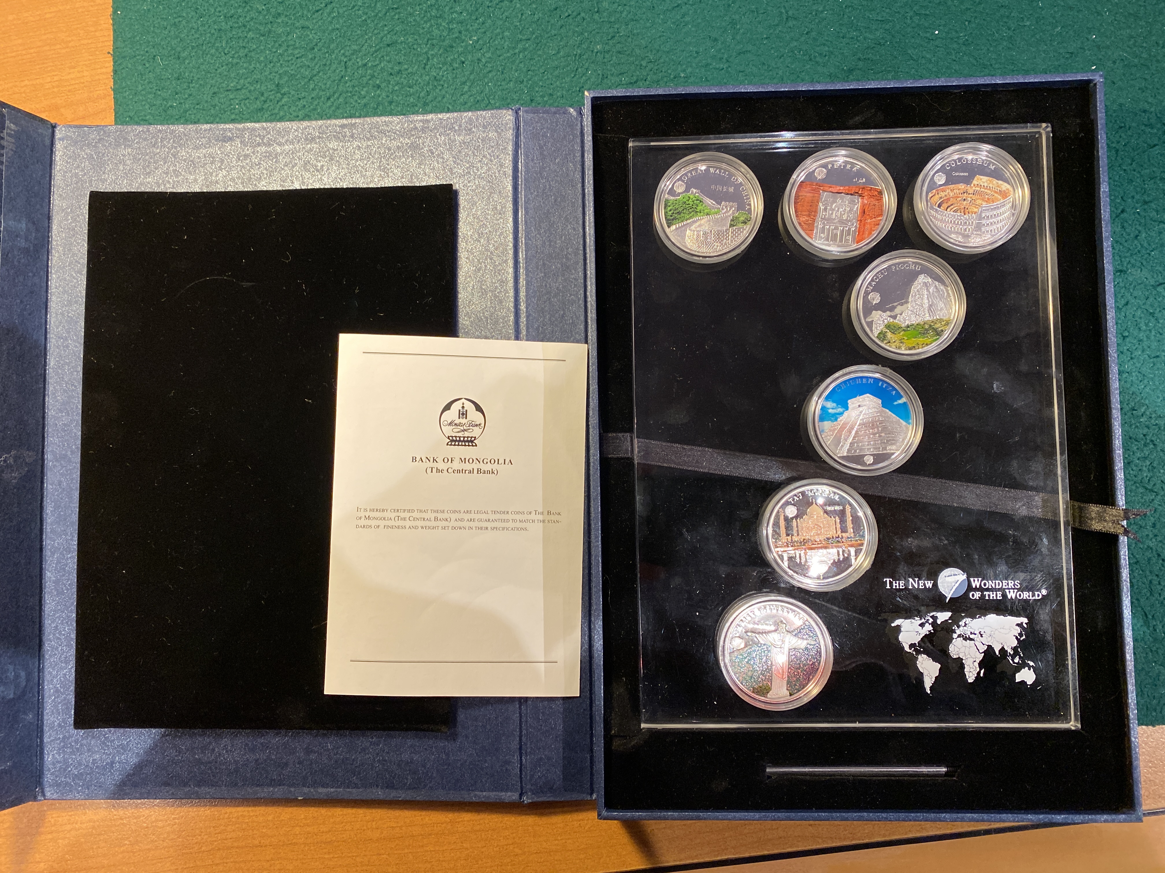 Монголия набор из 7 монет по 500 тугриков 2008 семь чудес света, цветная эмаль, тираж 2500 экземпляров, в оригинальной коробке, с сертификатом серебро PROOF 00-000-00
