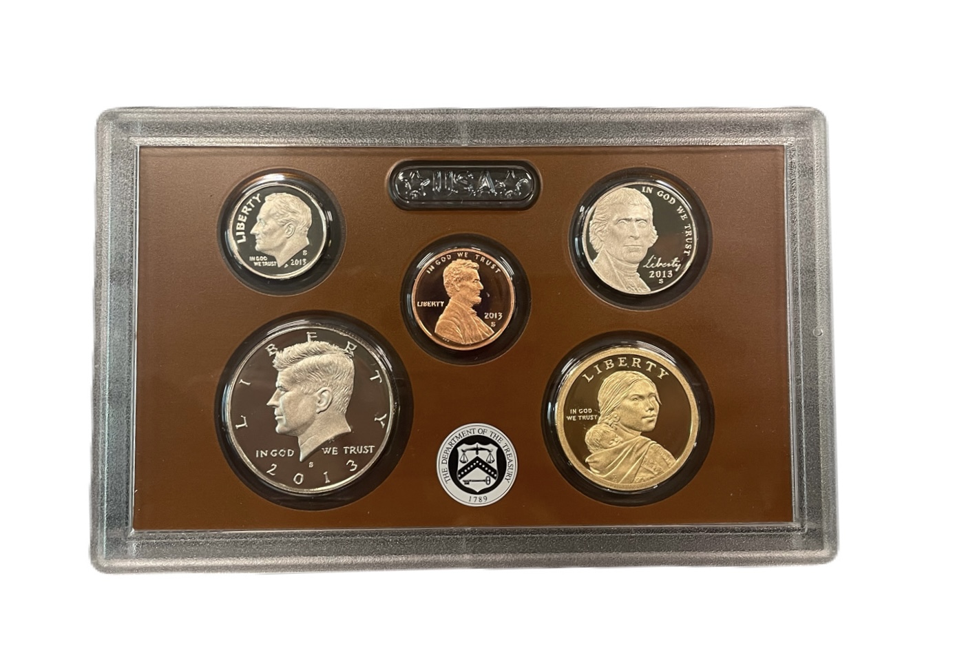 США полный годовой набор из 14 монет (1, 5, 10 (дайм) и 25 (квотер) центов; 1/2 (50 центов) и 1 доллар) 2013 в оригинальной упаковке с сертификатами KM 468, 381, 195a, A202b, 542, 543, 544, 545, 546, 547, 548, 549, 550 и 551 PROOF 1-5-3-24