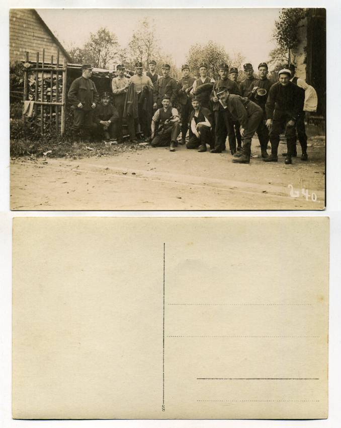 ШВЕЙЦАРИЯ ОТКРЫТКА ND I-АЯ МИРОВАЯ ВОЙНА, ГРУППОВОЕ ФОТО СОЛДАТ В ДЕРЕВНЕ бумага 153-25-11