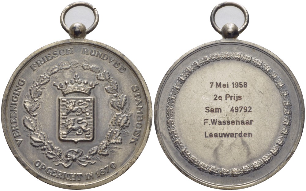 Нидерланды медаль 1958 от ассоциации фризской породы крупного рогатого скота, основанной в 1879 году, второй приз 949792) 7 мая 1958 года, диаметр 50 мм., с ушком для ношения  белый металл    1089-1-23