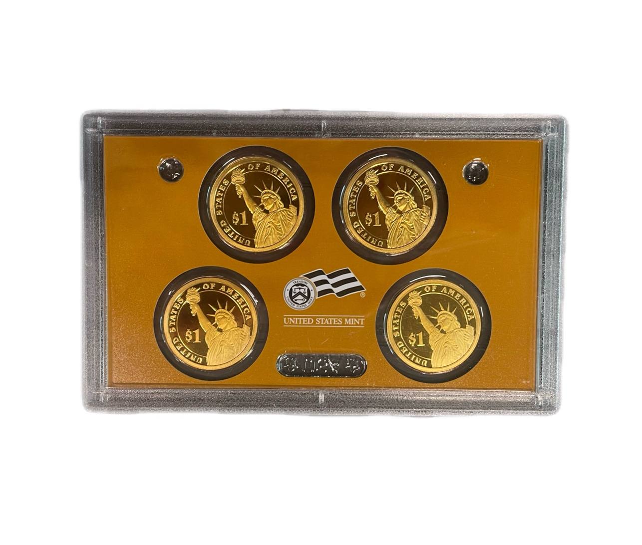 США полный годовой набор из 14 монет (1, 5, 10 (дайм) и 25 (квотер) центов; 1/2 (50 центов) и 1 доллар) 2007 в оригинальной упаковке с сертификатами KM 468, 381, 195a, A202b, 310, 396, 397, 398, 399, 400, 401, 402, 403 и 404 PROOF 5-4-1-18