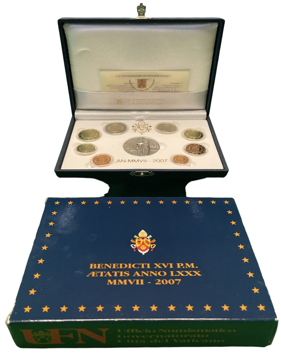 Ватикан евронабор из 8 монет + серебряная медаль 2007 Бенедикт XVI, в оригинальной коробке, с сертификатом KM PS 20 биметалл PROOF 5-4-6-04